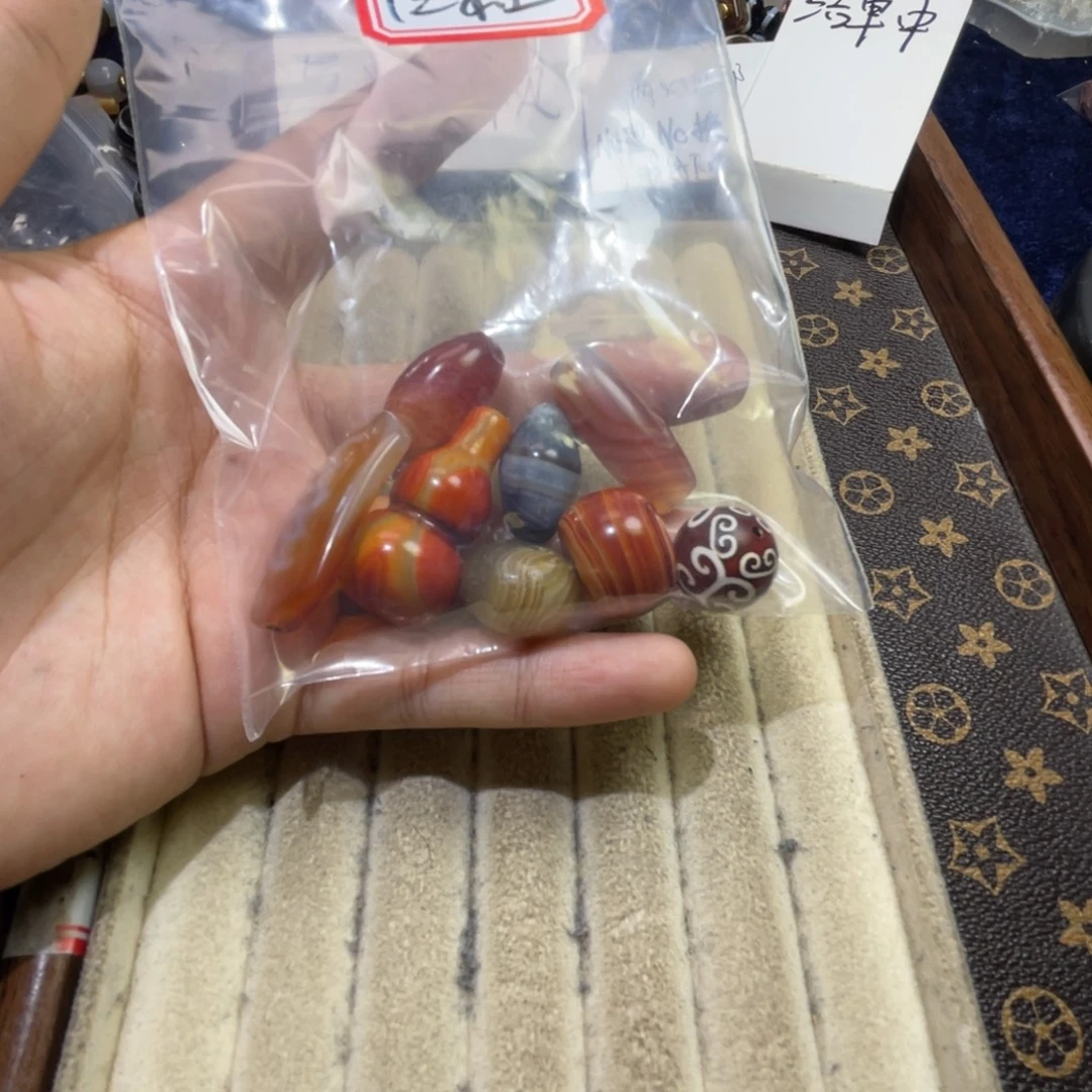 十***）玛瑙/玉髓未镶嵌珠宝半成品