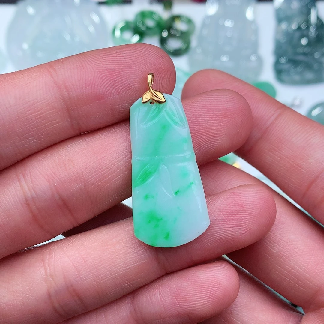 翡翠吊坠(不含链)18K金镶嵌