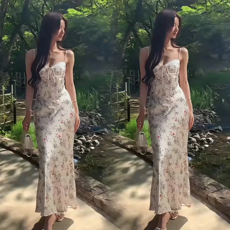 法式纯欲风缎面碎花鱼骨收腰吊带连衣裙女夏季新款性感修身包臀裙