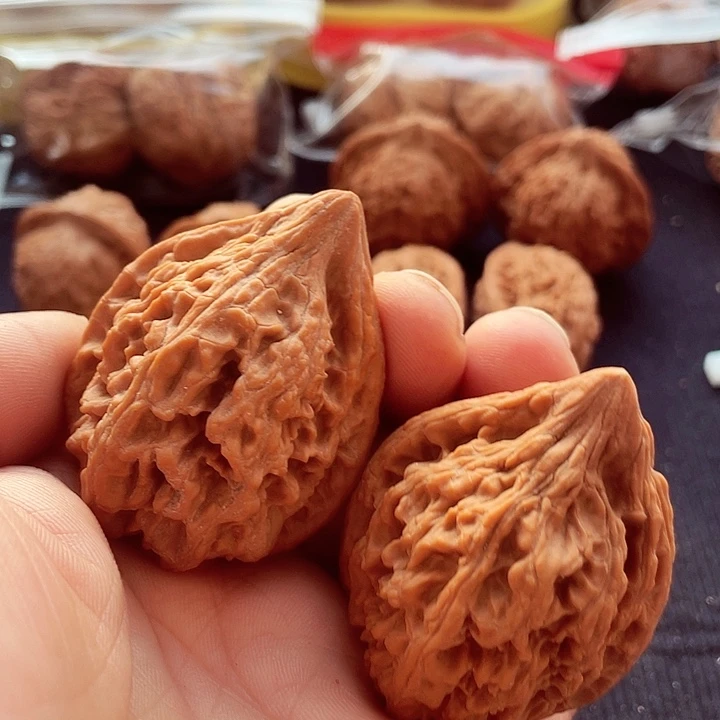 文玩核桃吊坠有***家