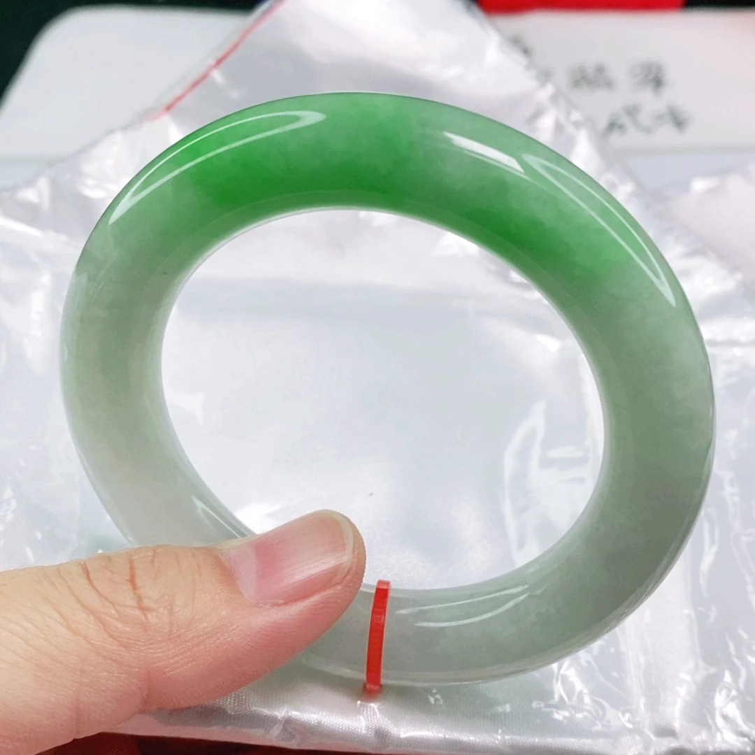 未镶嵌手镯翡翠54圈口圆条闭眼冲