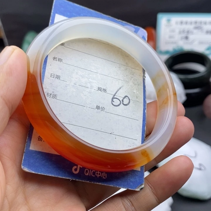 未镶嵌手镯石英质玉