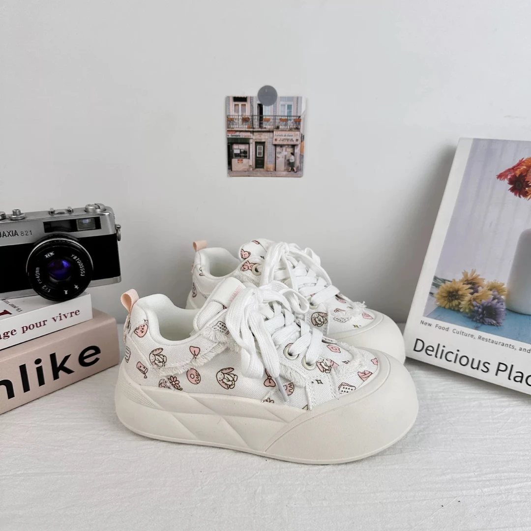 透气厚底松糕鞋小白鞋子2025新款韩系学生面包板鞋涂鸦碎花女鞋子