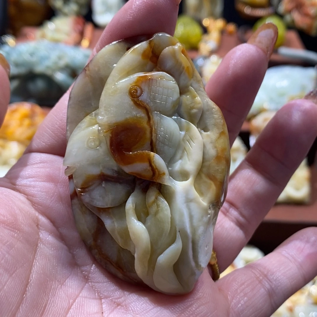 蛇纹石玉颈饰未镶嵌