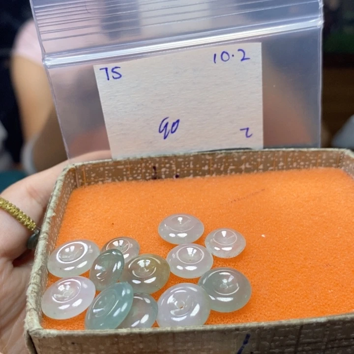 倪***了定制翡翠未镶嵌不退