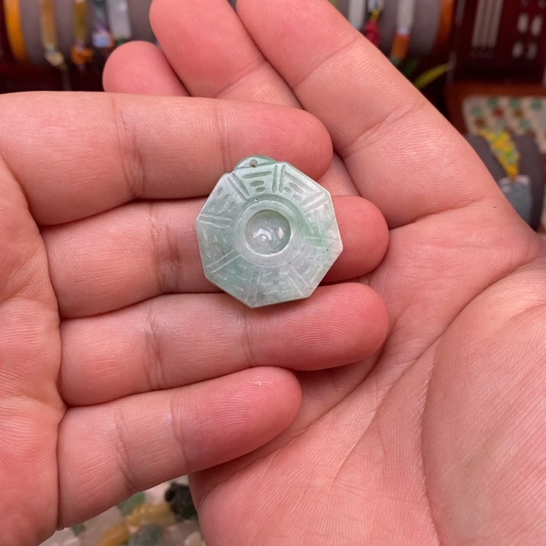 翡翠颈饰未镶嵌萱****曹翡翠