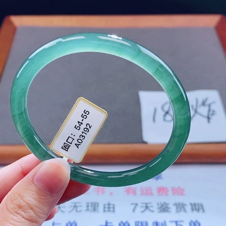 翡翠未镶嵌手镯翡翠手镯6