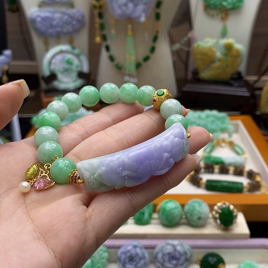 颈饰未镶嵌翡翠天然