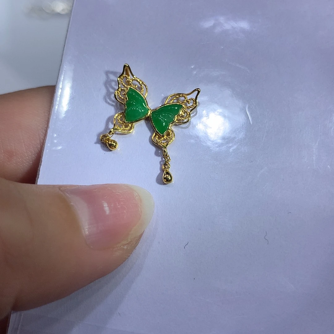 颈饰未镶嵌翡翠蝴蝶
