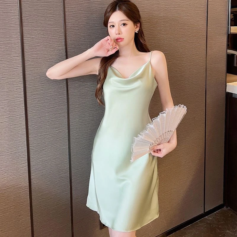 夏季爆款战袍吊带睡裙带胸垫薄款女士性感舒适外穿冰丝法式家居服