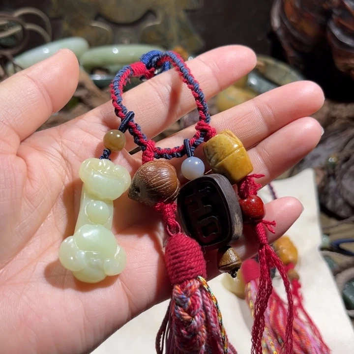 岫岩河磨玉（透闪石质玉）包包挂未镶嵌L****