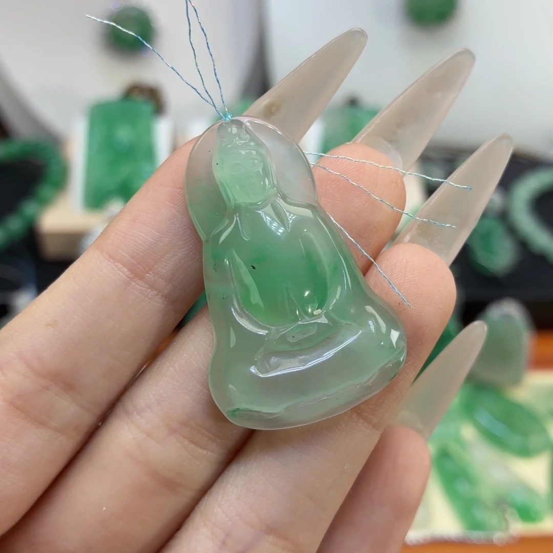 石英质玉（非洲翠）未镶嵌颈饰AB