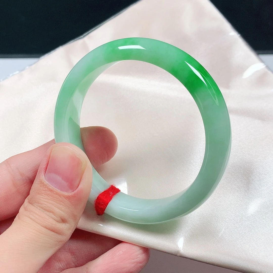 翡翠未镶嵌手镯翡翠1970