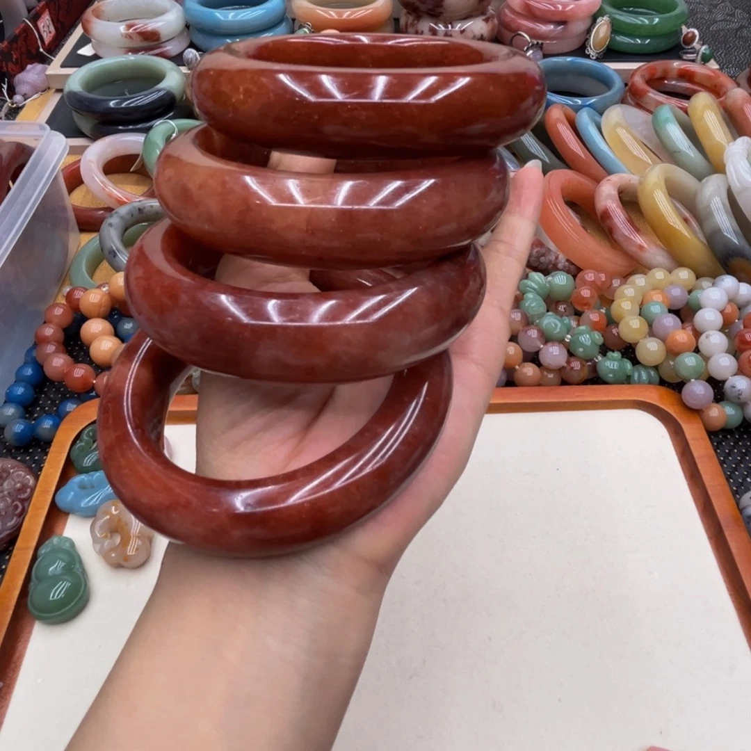 石英质玉未镶嵌圈口齐全