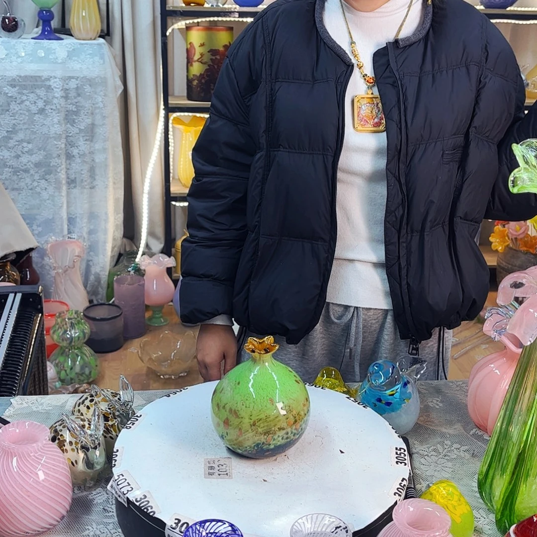 家悦琉璃花瓶摆件