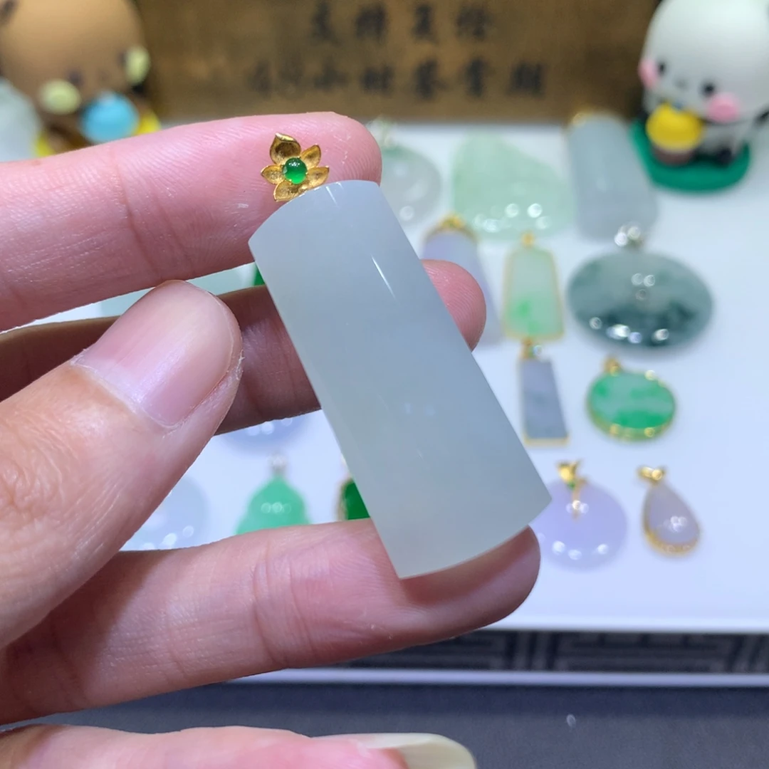 翡翠18K金镶嵌吊坠(不含链)