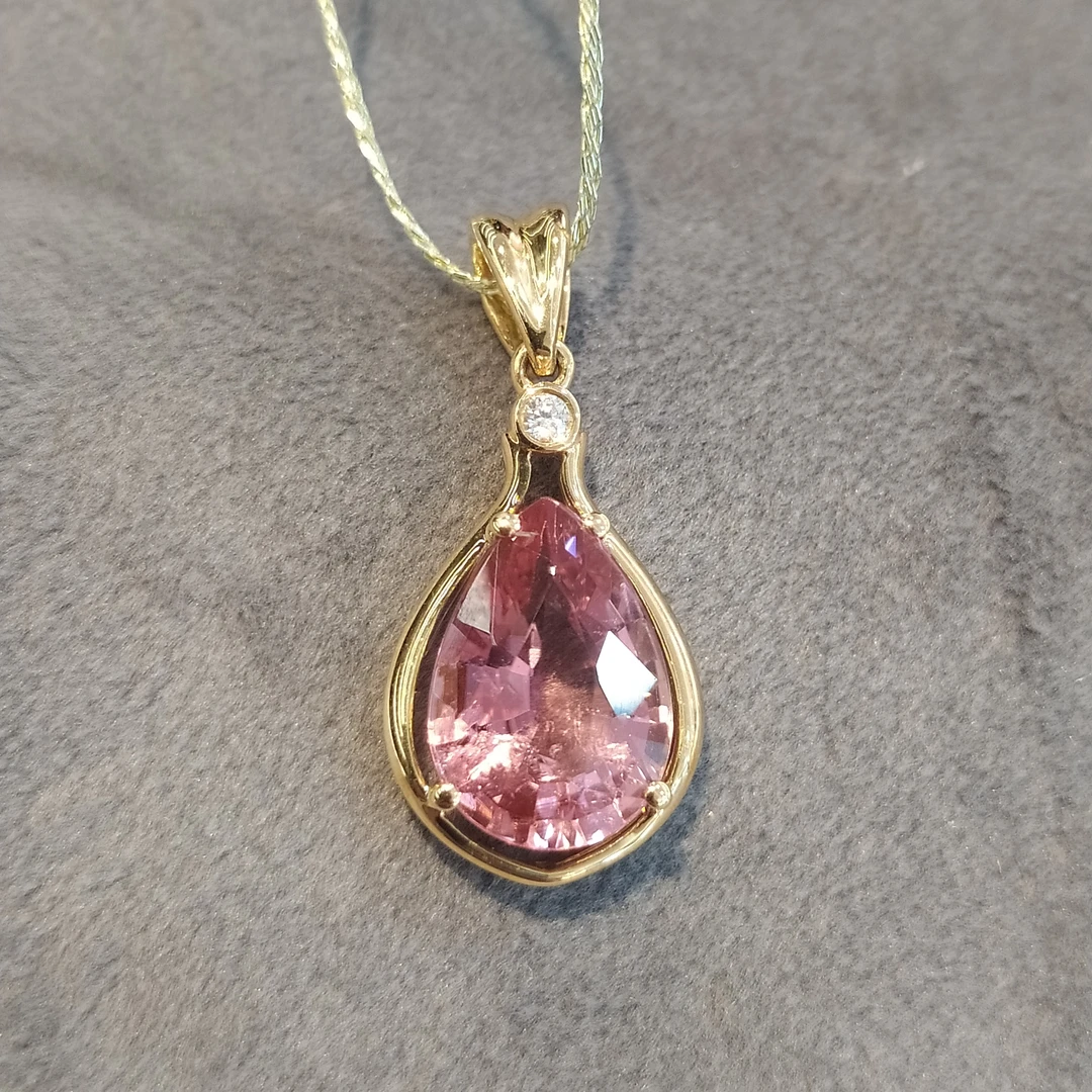 18K金碧玺吊坠2.42ct