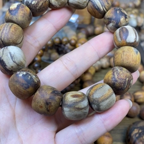 手串贡木永****好15/16妖花