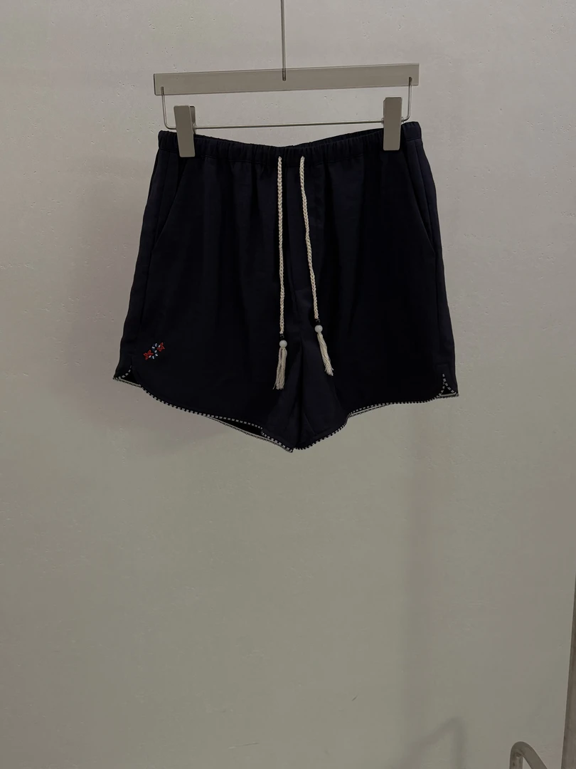 手工编织抽绳刺绣松紧腰短裤 J25DK171