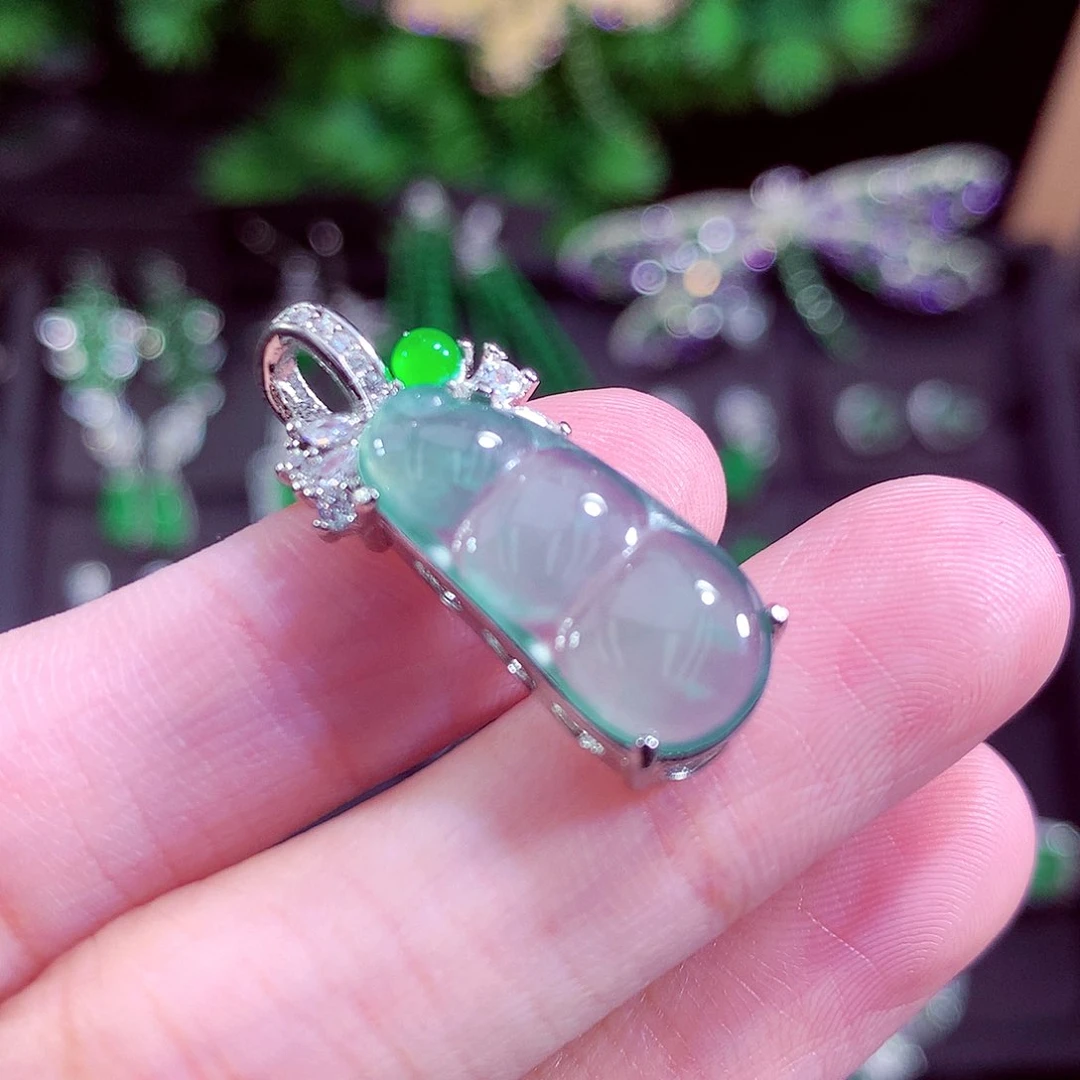 颈饰未镶嵌翡翠天然