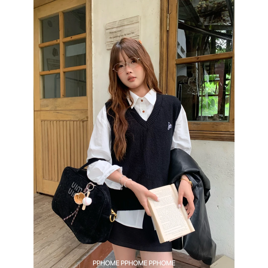 刺绣马甲 miu系叠穿无袖针织马甲女毛衣背心外穿上衣