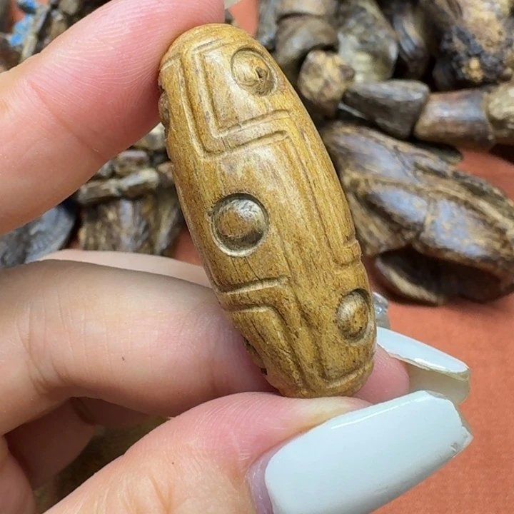 大叶紫檀（黑酸枝木类）