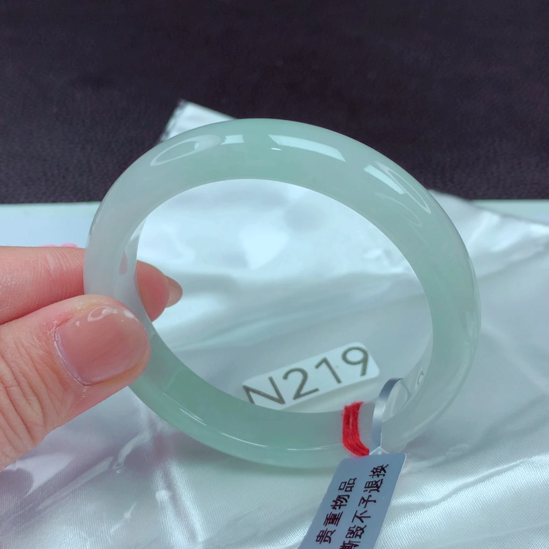 翡翠手镯未镶嵌手镯88