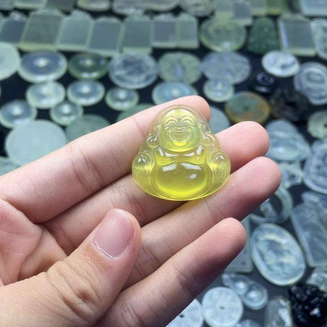 岫玉未镶嵌颈饰佛公