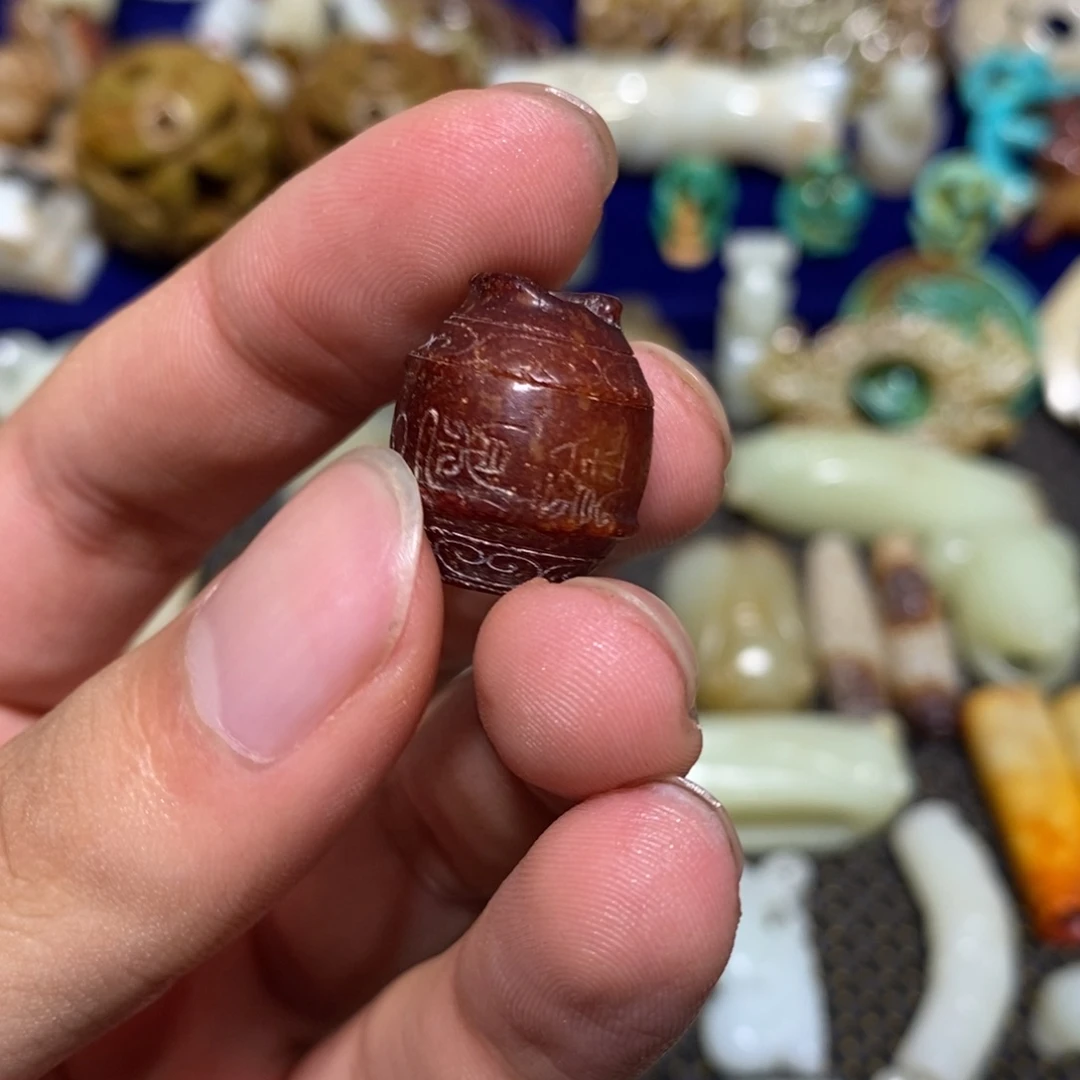 透闪石质玉未镶嵌颈饰