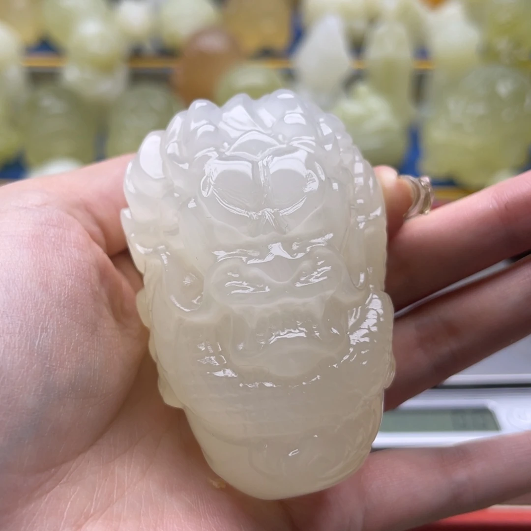 臣***月玉天然桌面摆放摆件