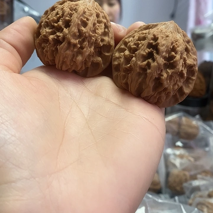 把件文玩核桃44.5满天星红皮老树