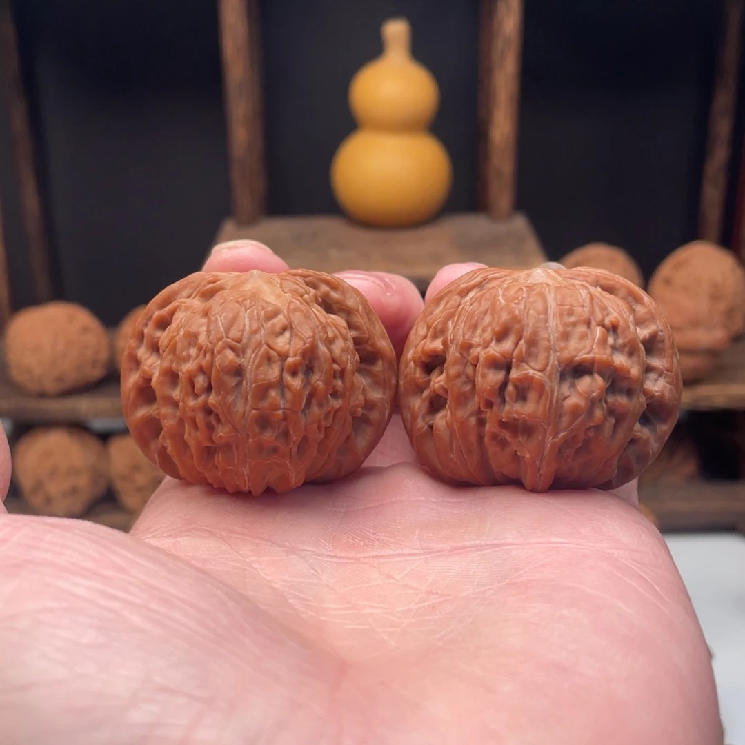 卢***卡文玩核桃把件全品磨盘