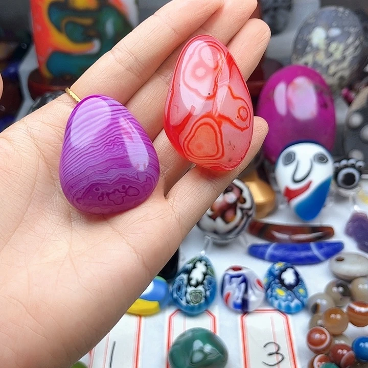 做***调玛瑙/玉髓未镶嵌珠宝半成品