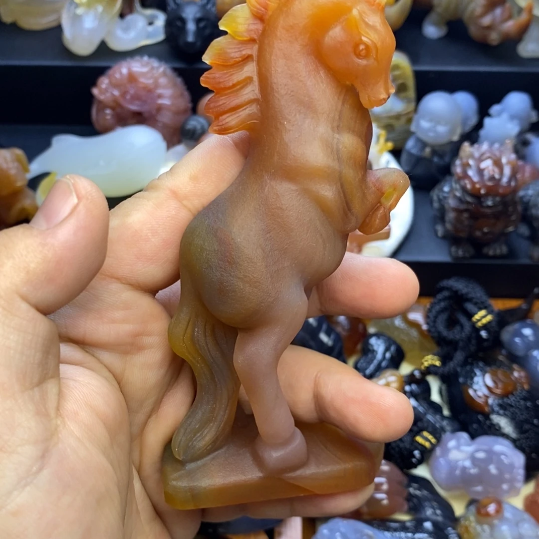 玛瑙/玉髓未镶嵌手玩件马摆件