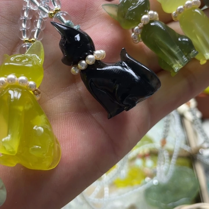 ****蛇纹石玉未镶嵌颈饰