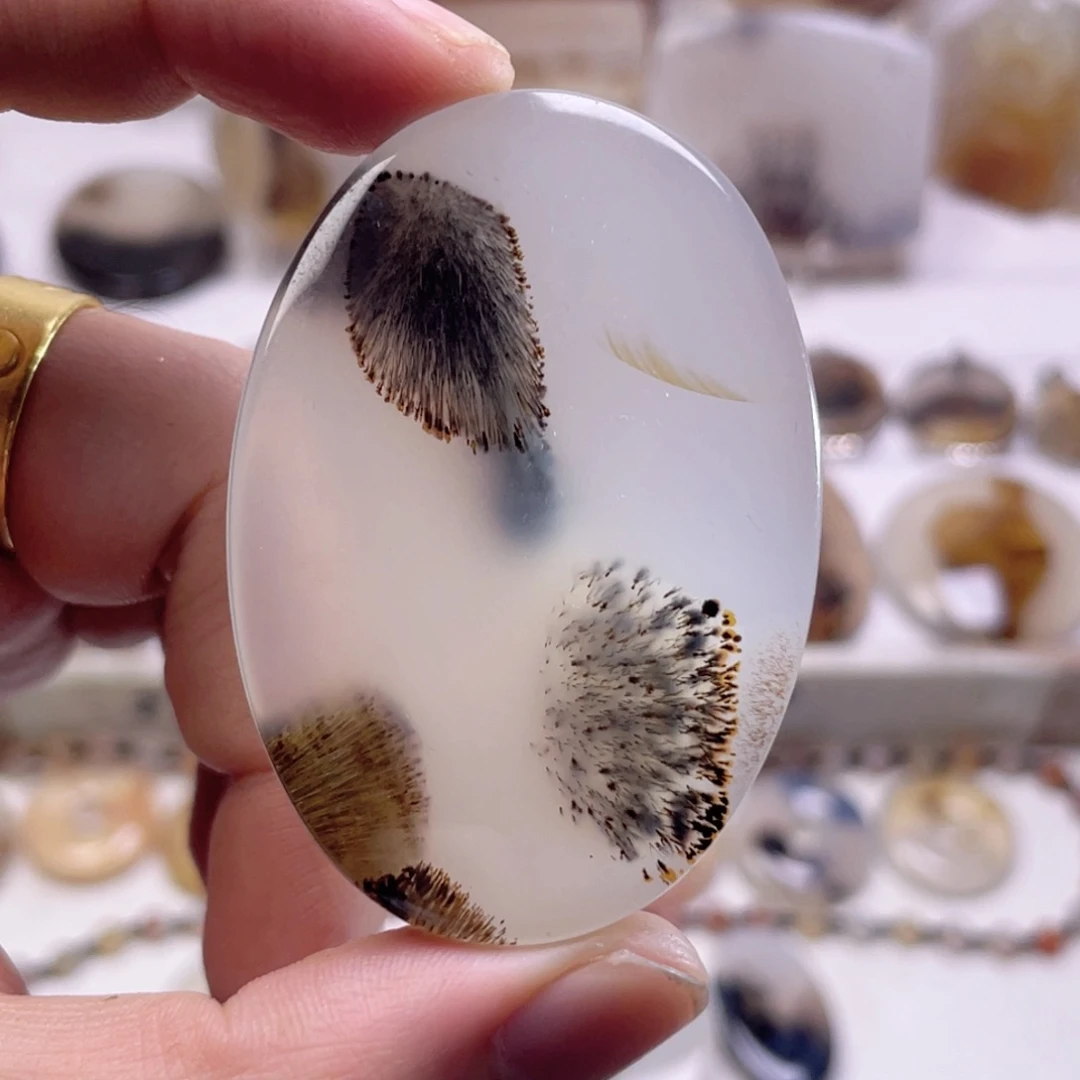 桃***Y玛瑙/玉髓未镶嵌珠宝奇石