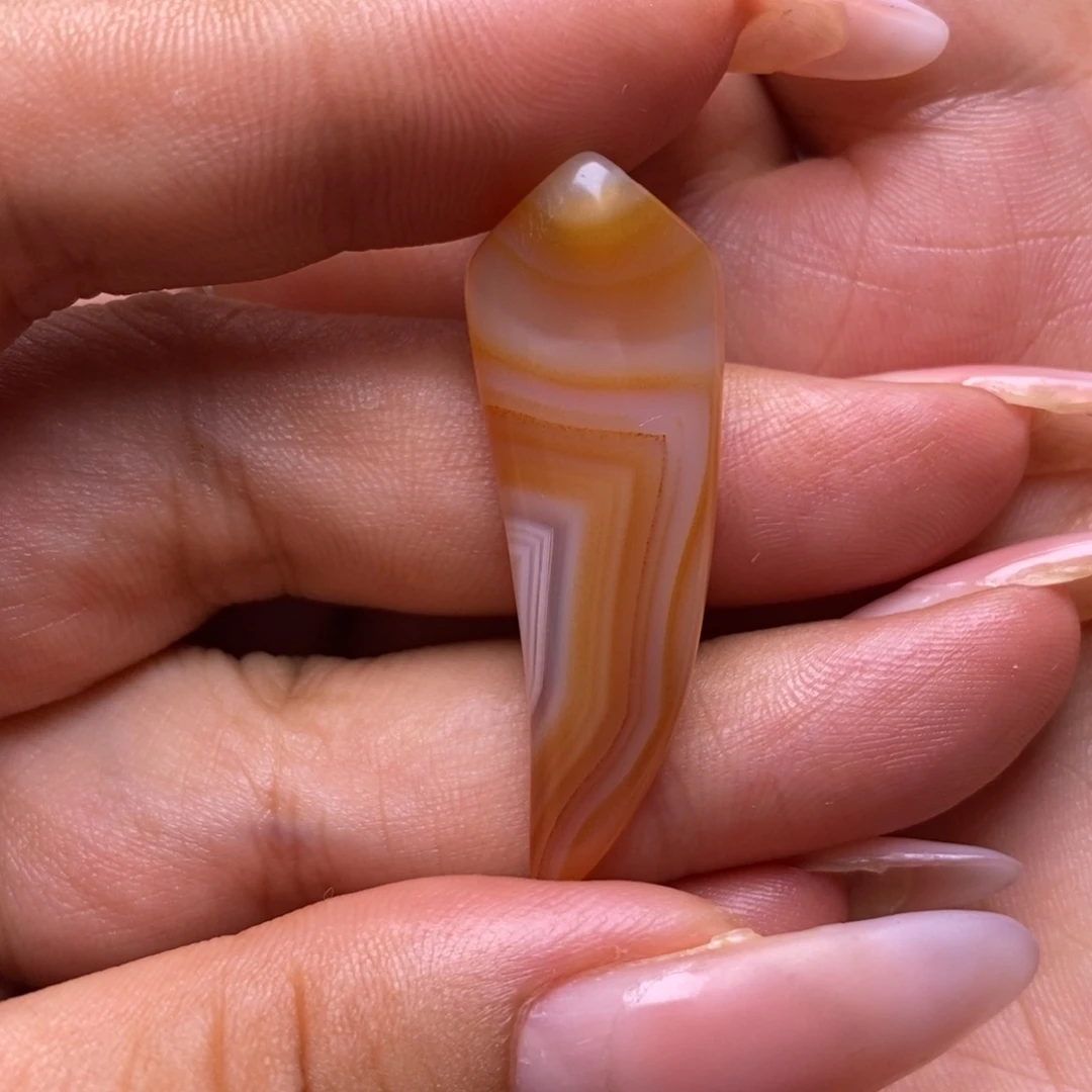 玛瑙/玉髓未镶嵌珠宝半成品呢****