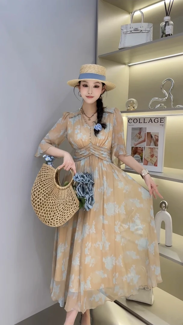 2025 法式茶歇收腰碎花显瘦过膝优雅仙女连衣裙