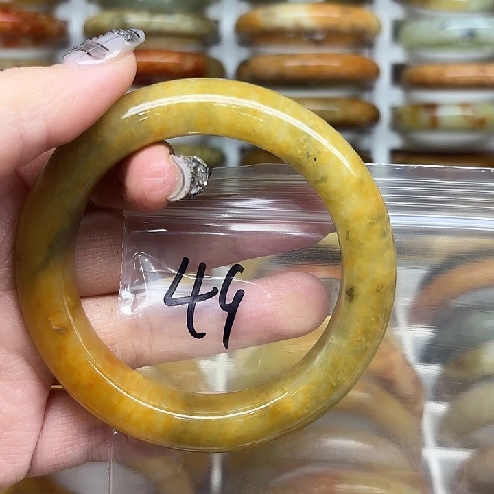 米***乐蛇纹石玉未镶嵌手镯（圆镯）