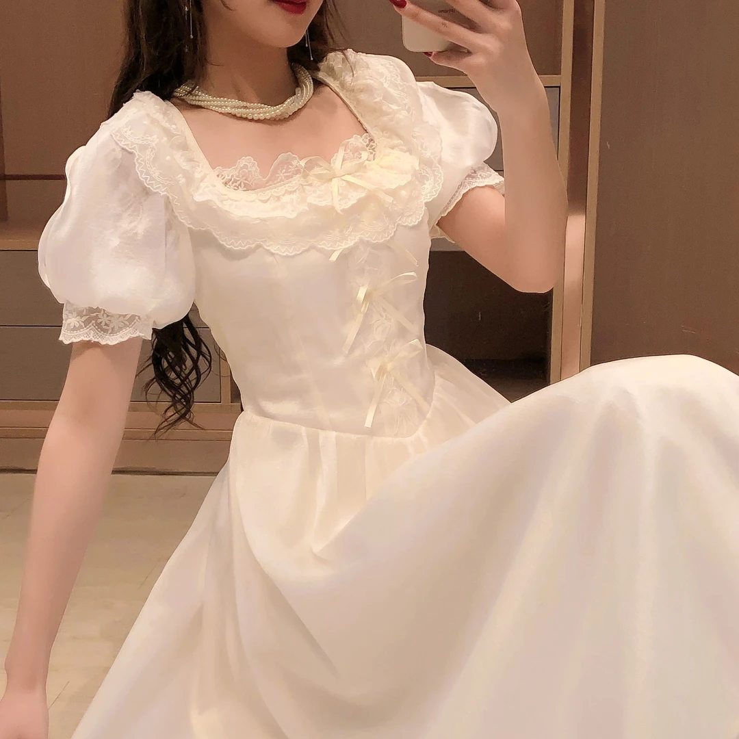 艾日秀洋气法式宫廷欧若风甜美减龄蕾丝收腰泡泡袖连衣裙 F0118