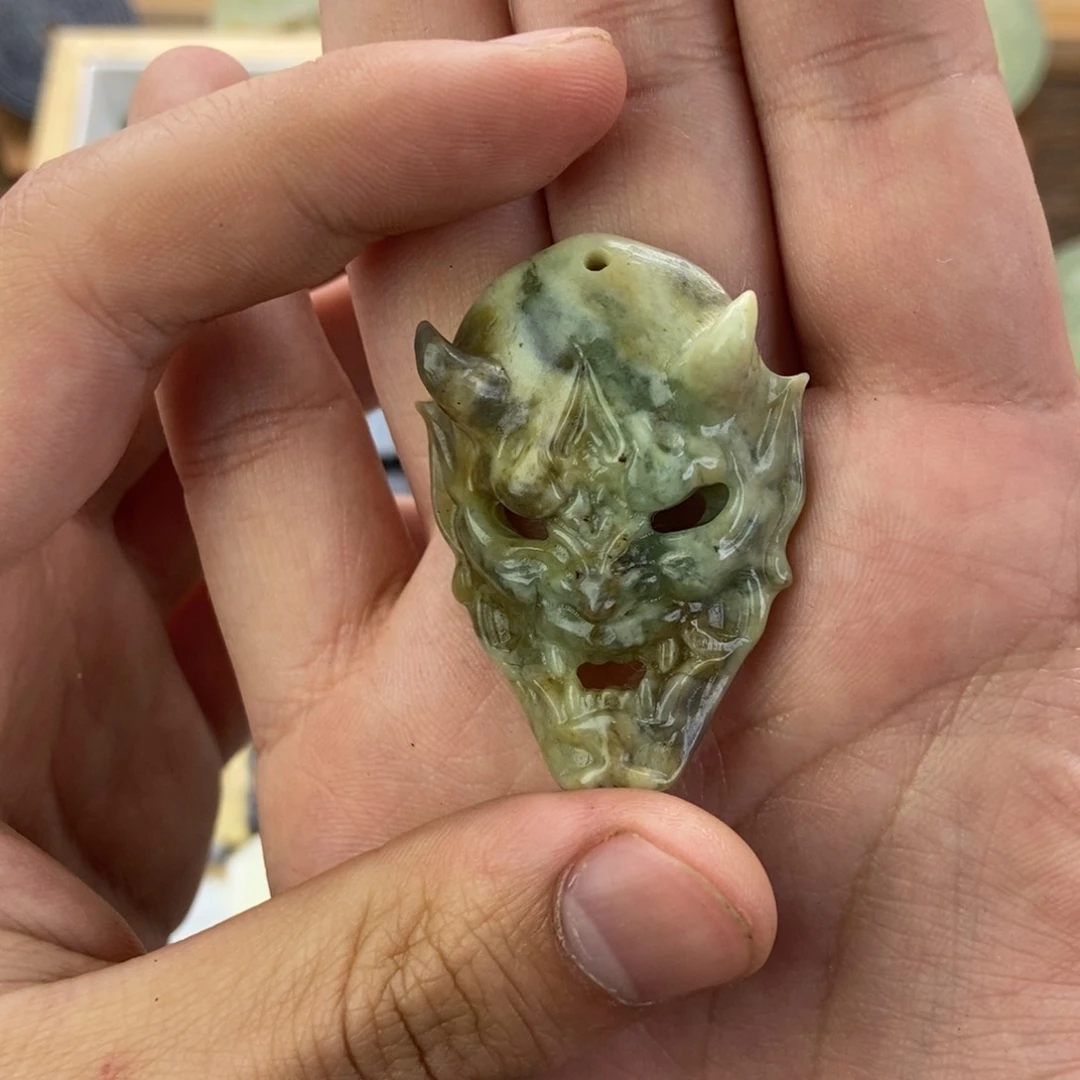 岫玉未镶嵌吊坠(赠链)十***人