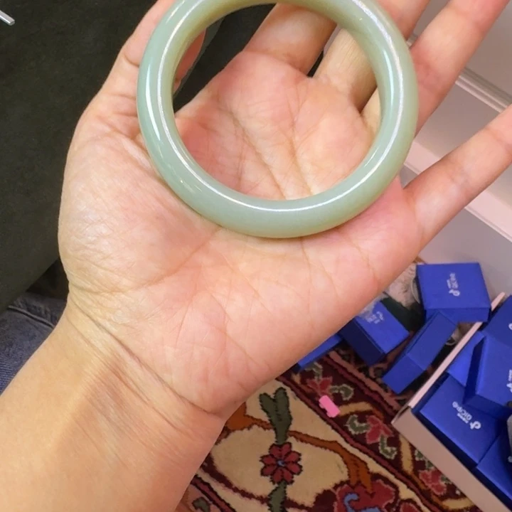 雅***婷和田玉（糖玉）未镶嵌手镯