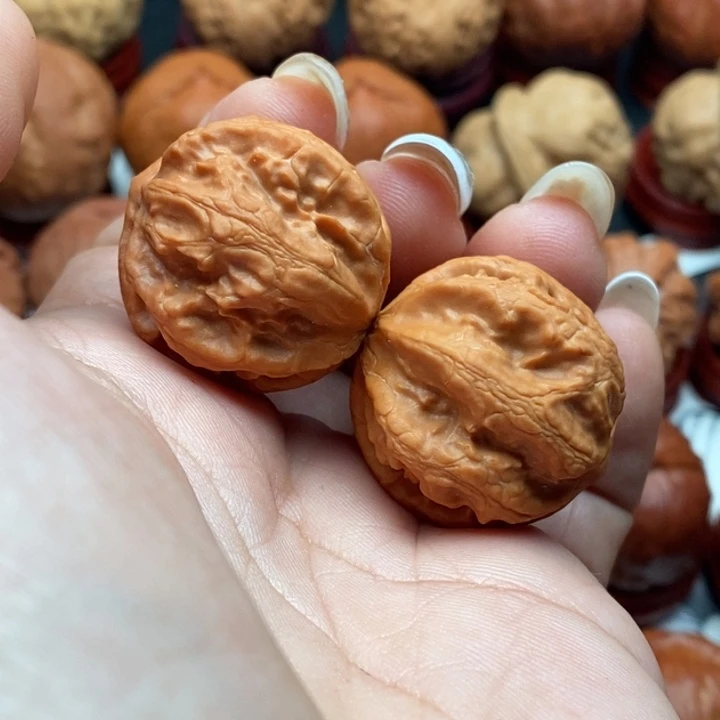 G***8核桃精品文玩核桃手捻玄珠八棱