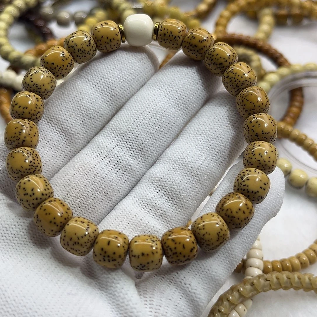 星月菩提吊坠P***F鸡油黄