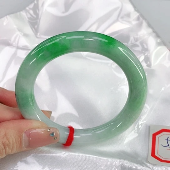 翡翠手镯未镶嵌天然翡翠A货064