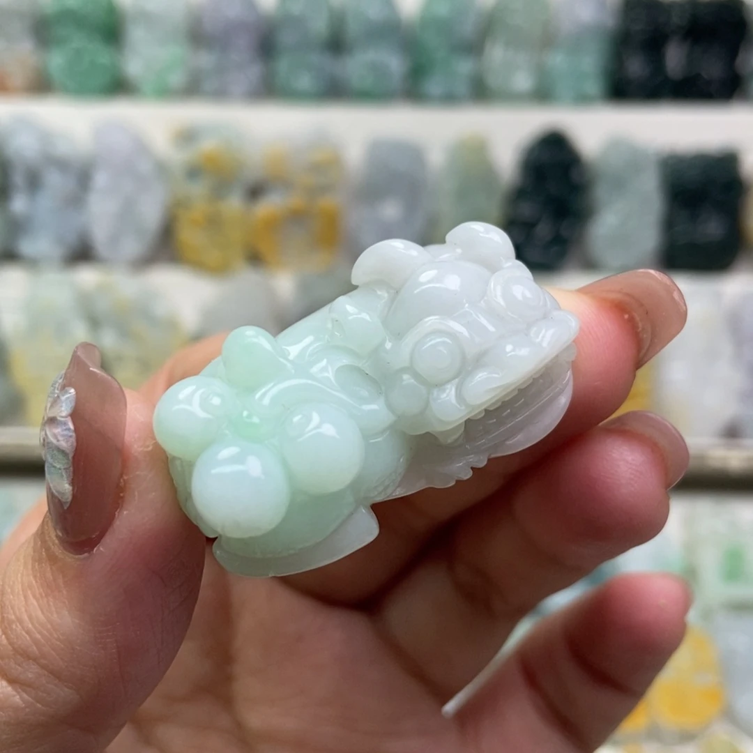 翡翠吊坠(赠链)未镶嵌