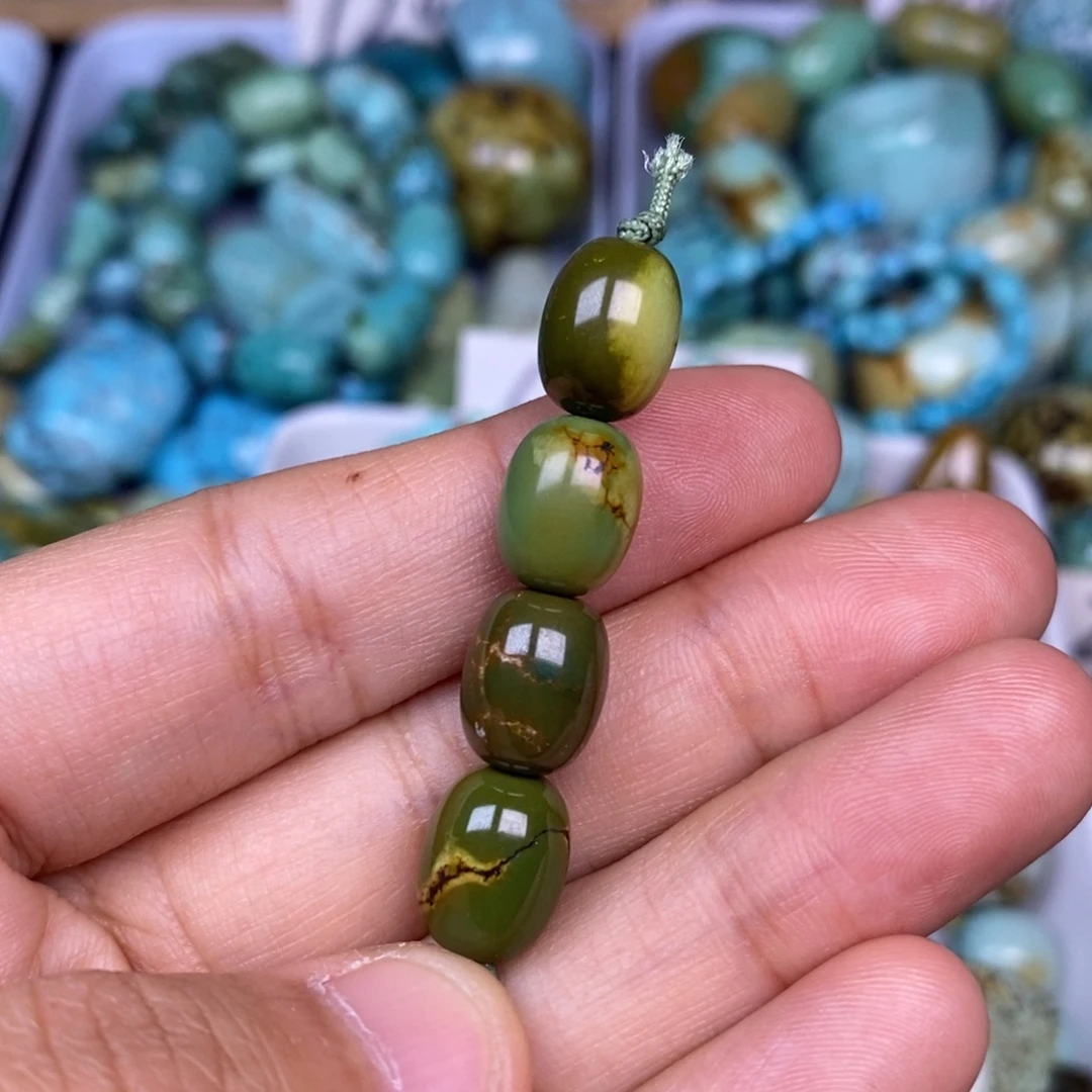 绿松石未镶嵌颈饰