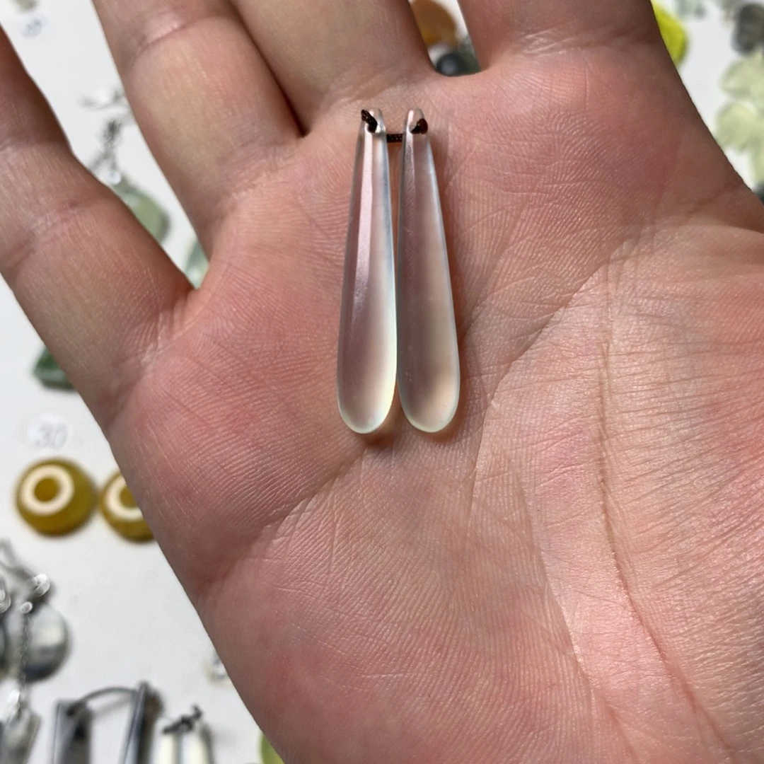 蛇纹石玉未镶嵌耳坠