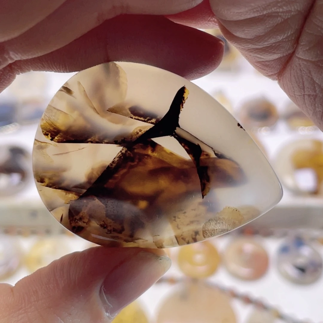 玛瑙/玉髓未镶嵌珠宝奇石