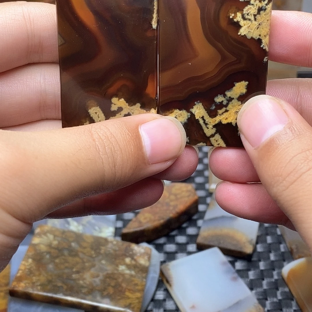 赵***.未镶嵌玛瑙/玉髓珠宝半成品